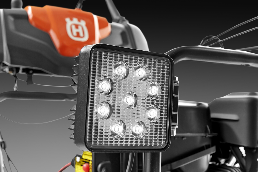 ST 224 SNOW THROWER! - 970528601