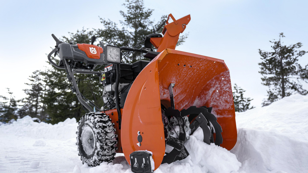ST 224 SNOW THROWER! - 970528601